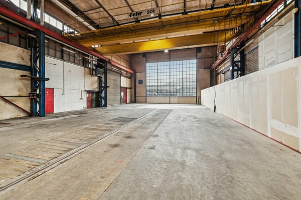 Grosszügige Industriehalle mit vielseitigen Nutzungsmöglichkeiten 1