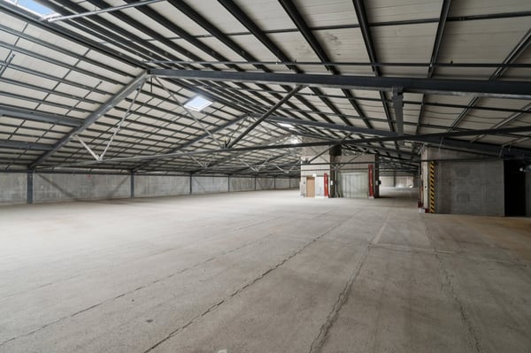 Dépôt de 2200 m² à louer - Onnens 4