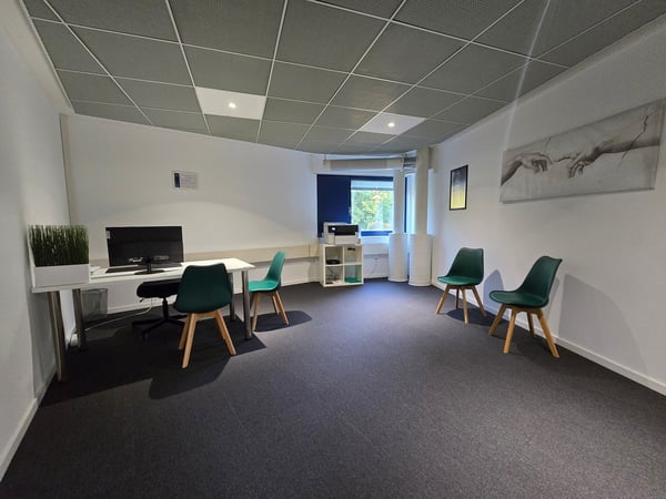 Situation optimale - Bureau Plug-and-Play de 271m2 9