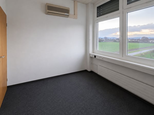 Unkomplizierte Bürofläche im 4. Obergeschoss 2