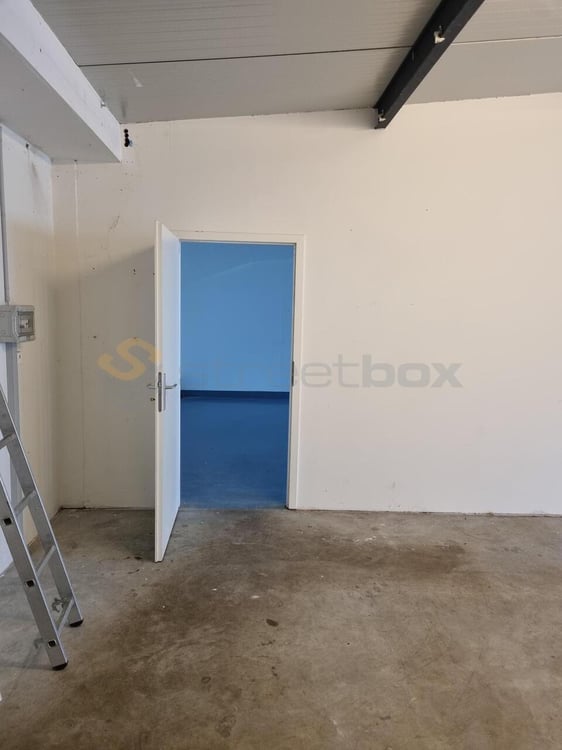 Dépôt de 150 m2 au premier étage - Box numéro 134 et 135 2