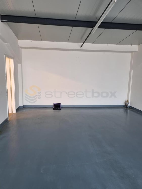 Dépôt de 150 m2 au premier étage - Box numéro 134 et 135 3