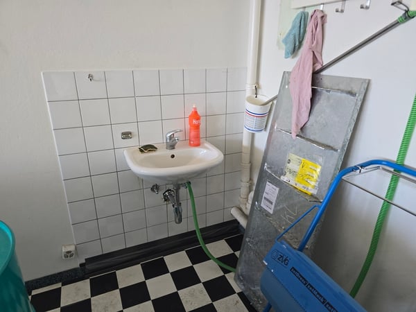 Atelier / local commercial de 148 m² à louer - très bien situé à Gland 6