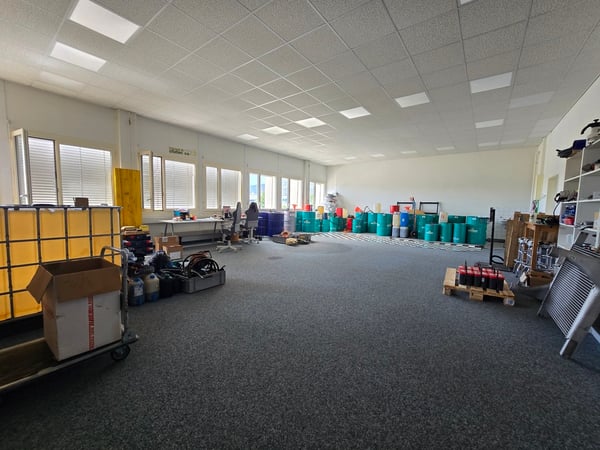 Atelier / local commercial de 148 m² à louer - très bien situé à Gland 3