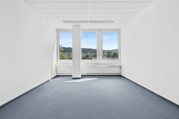 Helle Büro- oder Gewerbefläche direkt bei der A1 4