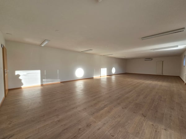 2 premiers loyer offerts - local commercial / bureau - 95m² - Crissier 3