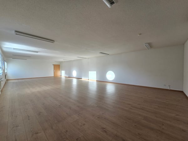 2 premiers loyer offerts - local commercial / bureau - 95m² - Crissier 4