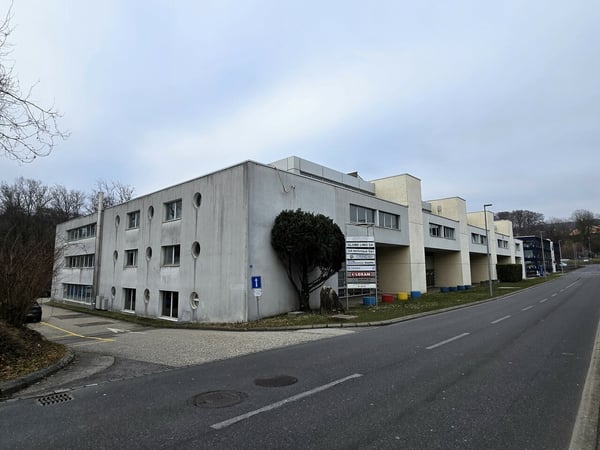 2 premiers loyer offerts - local commercial / bureau - 95m² - Crissier 1