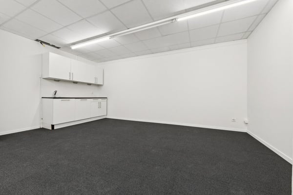 Gewerbefläche oder Atelier mit Büro- und Produktionsteil 9