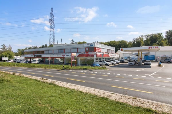 Surface 1000m2 - Fitness/showroom/atelier- jusqu'à 45 places de parc