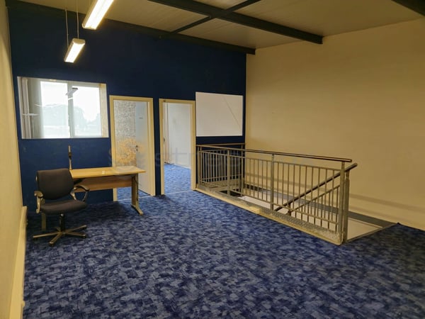 Opportunité unique, double box à louer de suite - 230m2 5
