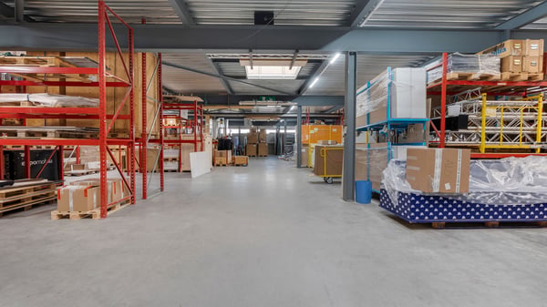 Lager- und Produktionsflächen direkt an der A1 2