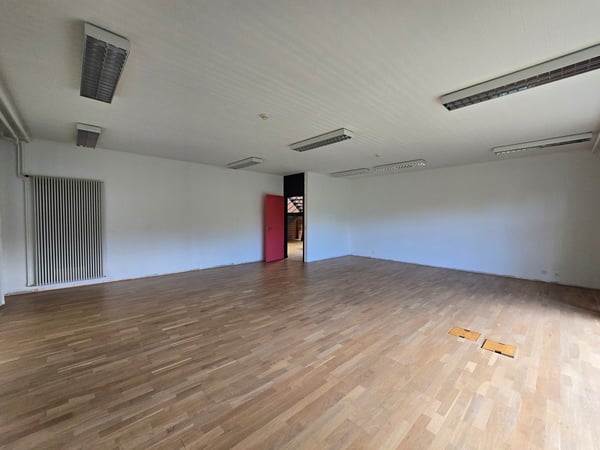 Bureaux de 69m2 - Proche commodités, transports et autoroute 2
