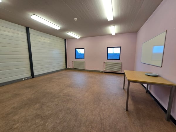 Atelier de 31m2 - Proche commodités, transports et autoroute 2