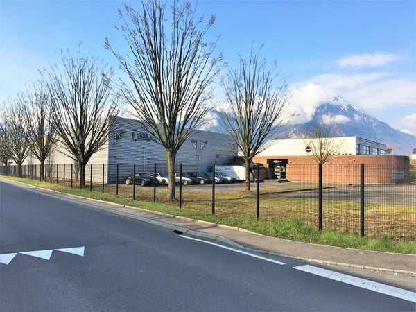 Atelier de 31m2 - Proche commodités, transports et autoroute 1