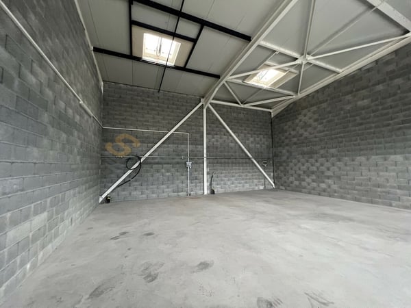 Streetbox de 60m2 à louer, très bien situé ! - 1er loyer offert 4