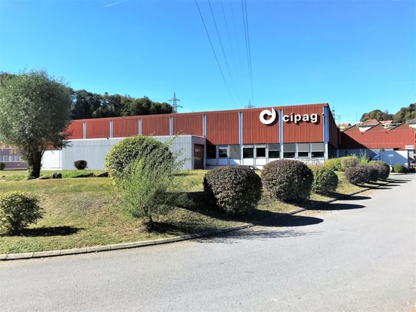 Dépôt 50 m2 au 1er étage - accès monte-charge - quai à disposition 2