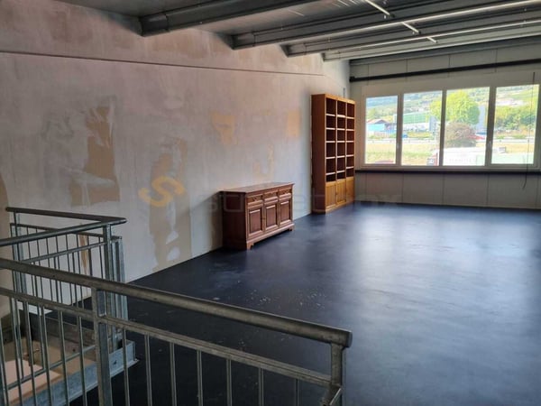Streetbox double de 230m2 très bien situé ! Box n12 et 13 4