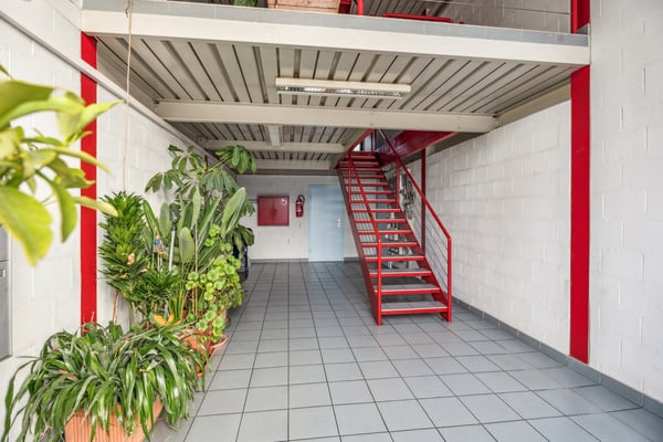 Immeuble Mixte en zone artisanale 3