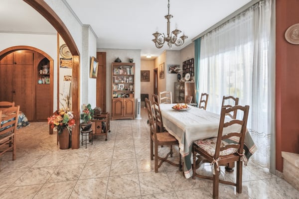 Immeuble Mixte en zone artisanale 5