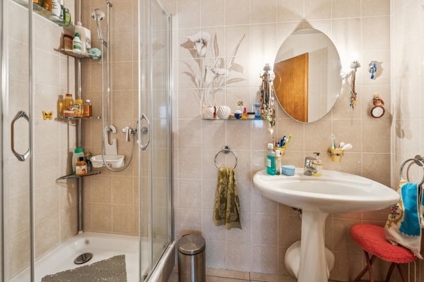 Immeuble Mixte en zone artisanale 10