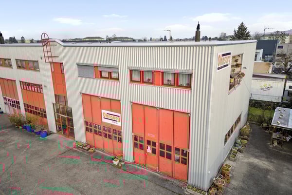 Immeuble Mixte en zone artisanale 1