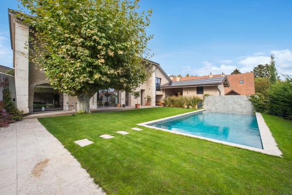 Superbe villa contemporaine avec piscine et studio 2