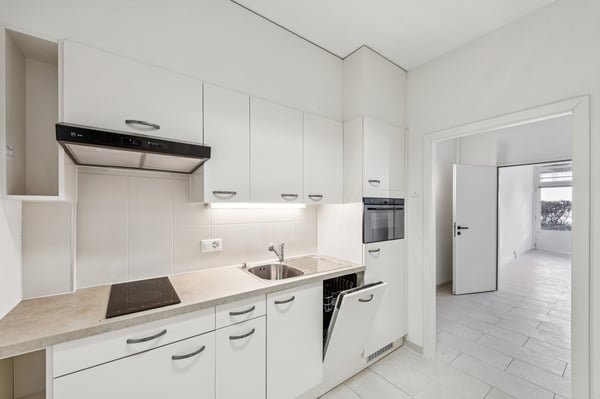 local commercial ouvert à diverses activités 6