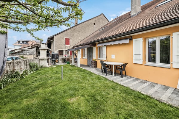 Grande maison rénovée de deux appartements ! 9