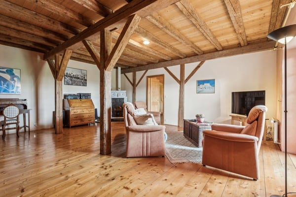 Propriété au charme authentique, finitions soignées et grand jardin 9