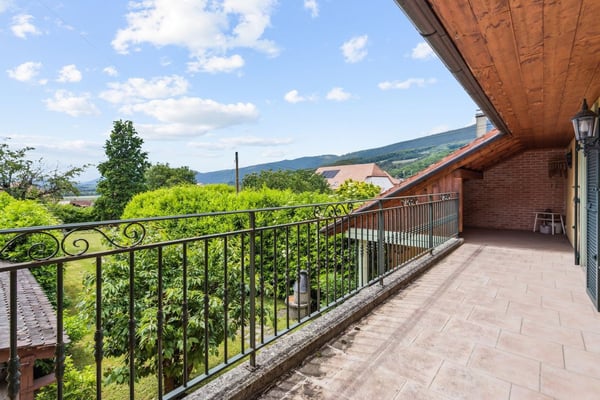 Propriété au charme authentique, finitions soignées et grand jardin 11