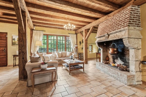 Propriété au charme authentique, finitions soignées et grand jardin 3