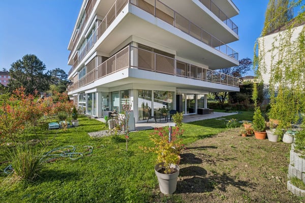 Magnifique 4.5 pièces avec vaste terrasse et jardin privatif à Ecublen 1