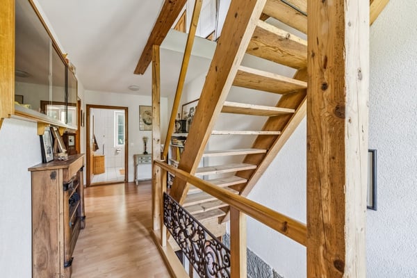 Maison de caractère rénovée aux grands volumes 12