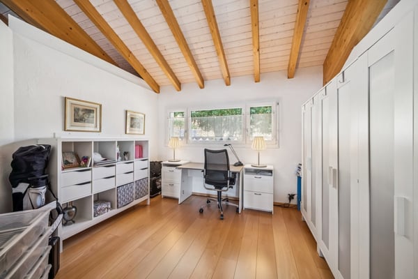 Villa d'architecte contemporaine, volumes spectaculaires, au pied du S 8