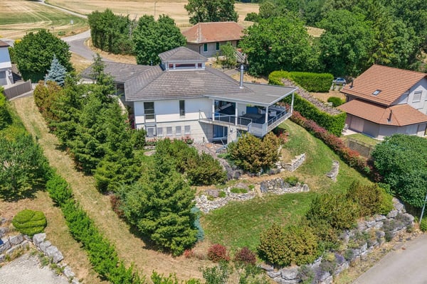 Villa d'architecte contemporaine, volumes spectaculaires, au pied du S 2