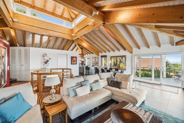Villa d'architecte contemporaine, volumes spectaculaires, au pied du S 4