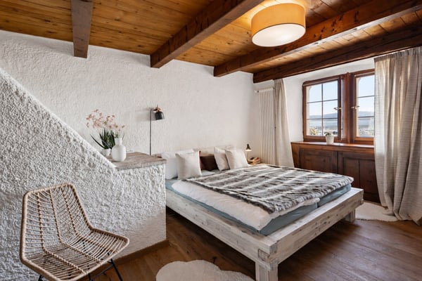 Maison villageoise de caractère située face au lac de Neuchâtel ! 5