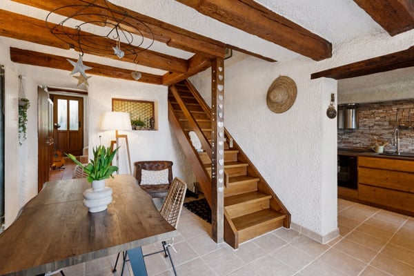 Maison villageoise de caractère située face au lac de Neuchâtel ! 3