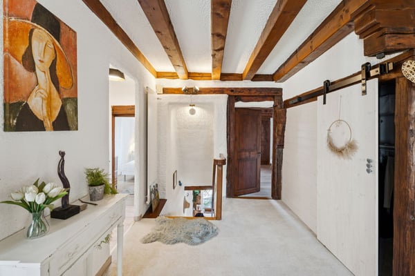 Maison villageoise de caractère située face au lac de Neuchâtel ! 7