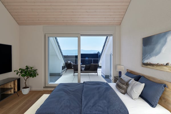 Attraktive Dachwohnung an Bestlage mit bis zu fünf Einstellplätzen! 8