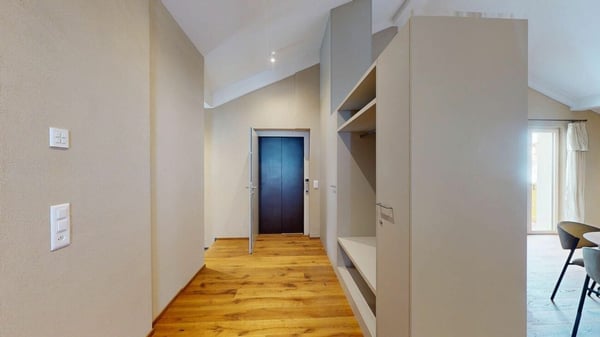 4.5 Zimmer-Dachwohnung mit Bewirtschaftung in der Tgesa Romana 5