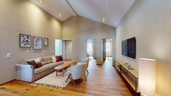4.5 Zimmer-Dachwohnung mit Bewirtschaftung in der Tgesa Romana 2