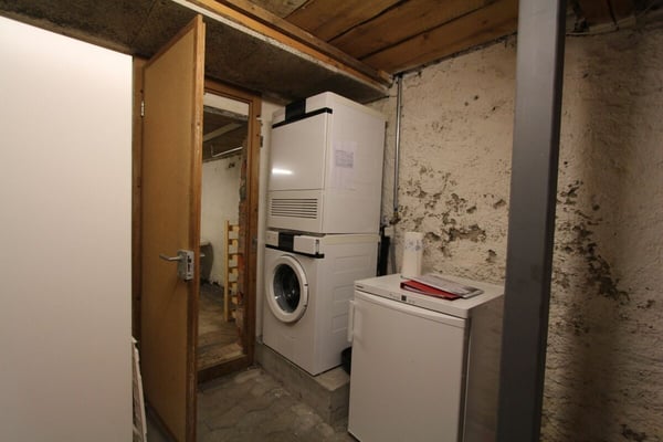 Grosszügige 3.5 Zimmerwohnung mit schönem Sitzplatz 9