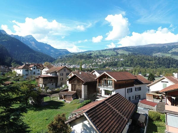 Einfamilienhaus mit Einliegerwohnung und grossem Garten 26