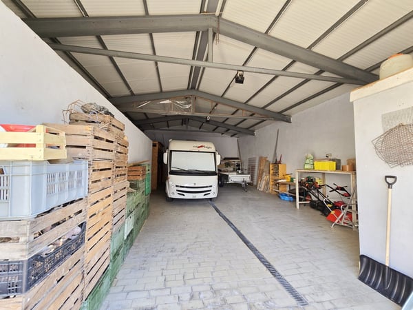 Garage double et grand hangar aménageable 7