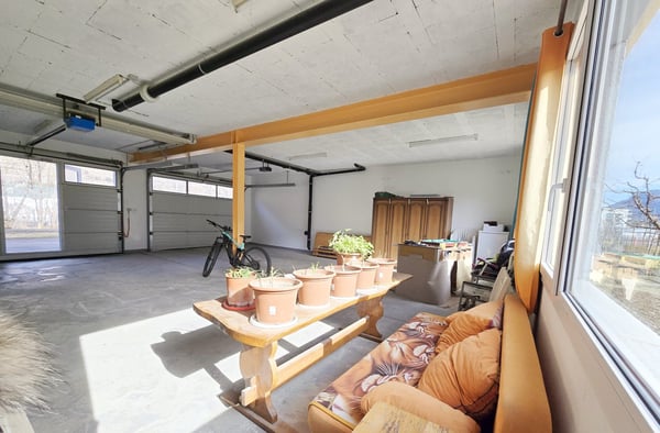 Garage double et grand hangar aménageable 5