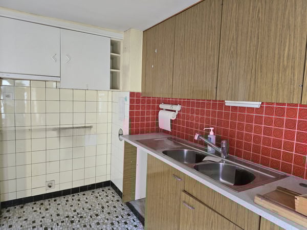 Au centre - Maison villageoise avec grange et cabanon 6