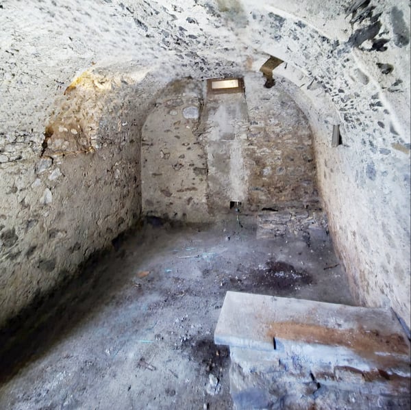 Au centre - Maison villageoise avec grange et cabanon 2