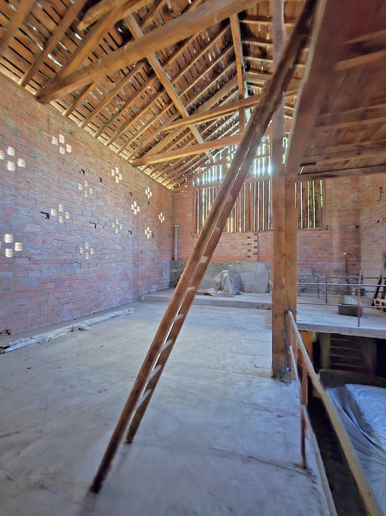 Grange - dépôt avec potentiel de développement 2